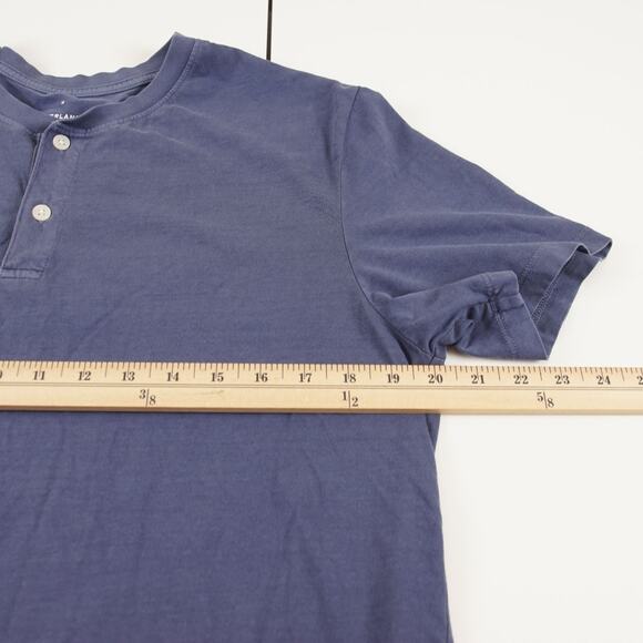 Everlane Essential Organic Cotton Garment Dyed BLue Short Sleeve Henley Sz M - Picture 3 of 8
